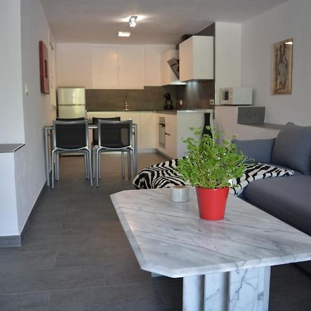Lovely Bungalow For Four Close To Beach And City In Torrevieja Kültér fotó
