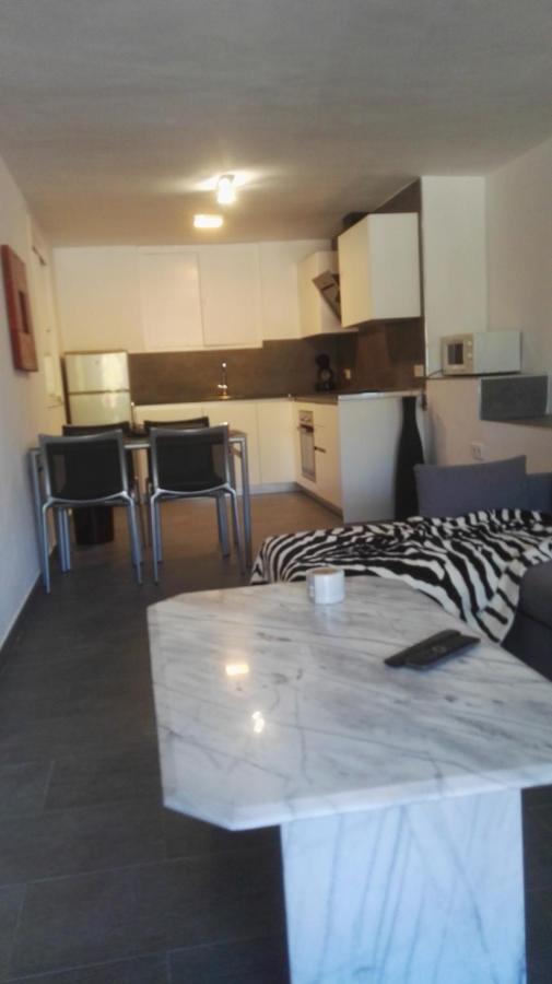 Lovely Bungalow For Four Close To Beach And City In Torrevieja Kültér fotó